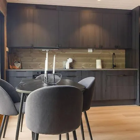 Mountain View - 102 Holiday home *